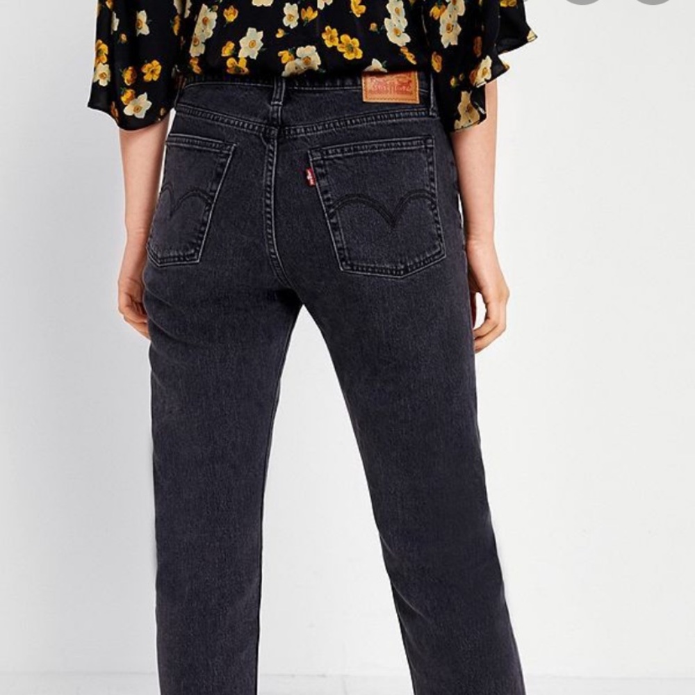 wedgie black levi’s size 27